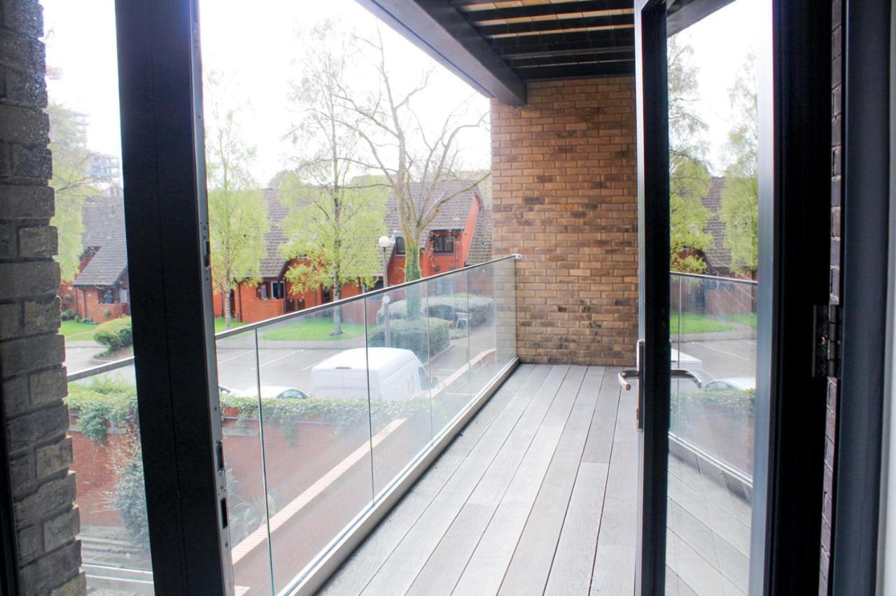 Modern 2 Bed Apartment With Central Location Birmingham Esterno foto